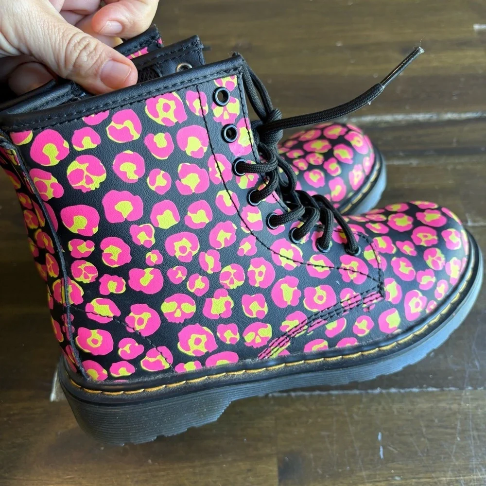 Dr. Martens Docs Hot Pink Animal Print Cheetah Leopard Combat Boots Lace Girls 2